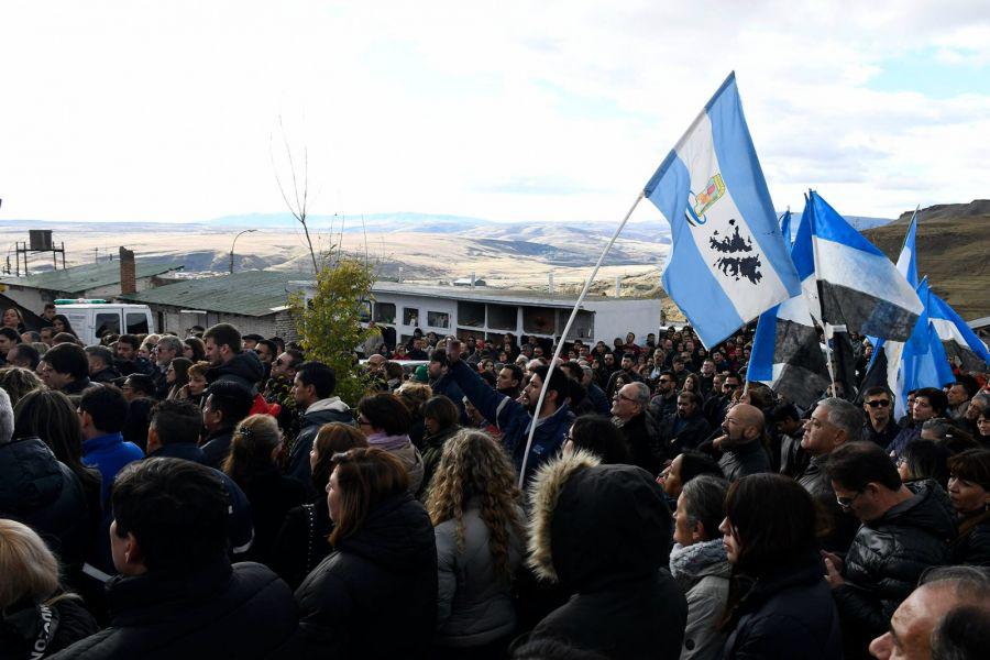 e5186ba7d1e0b81da8b2cbbf24103340_XL