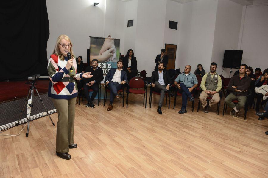 9ea3cf3ce763c981731885fced2d5d3d_XL