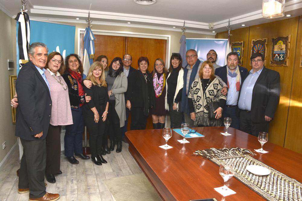 Alicia recibió al embajador de Cuba, Orestes Pérez Pérez (3)