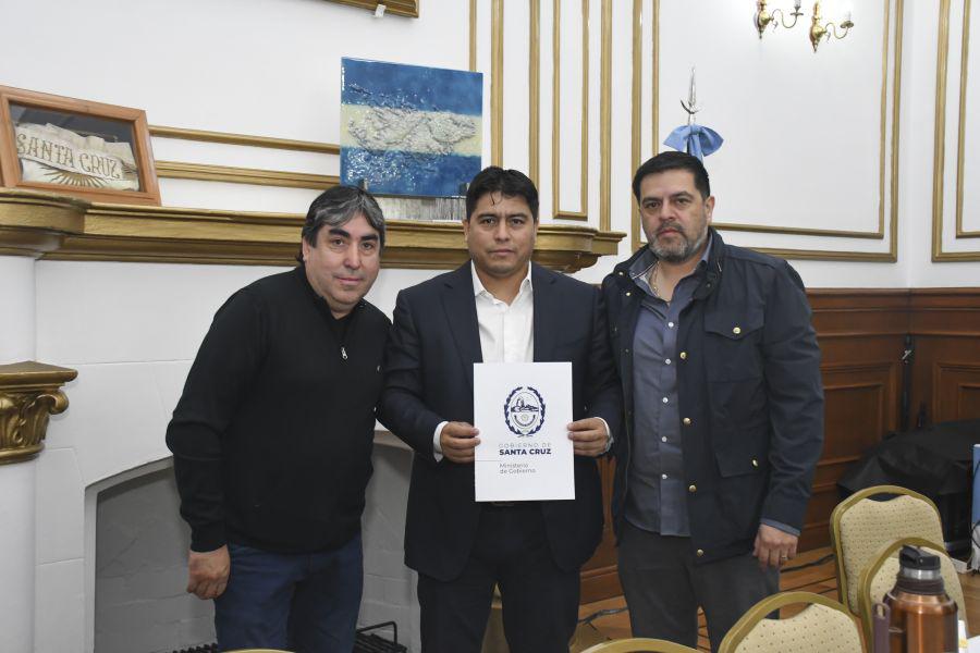 80f4e2a9dd449b0a04834d0849683fdb_XL