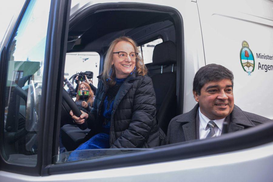 ae5bfddc4efa1637f561fdd43b859bf8_XL