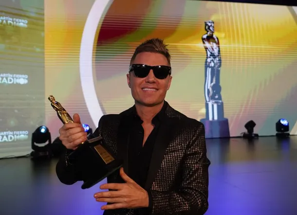 santiago-del-moro-ganador-martin-fierro-oro-fm-foto-marcelo-carroll