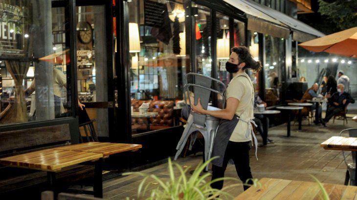 gastronomia-el-gobierno-oficializo-la-asistencia-monotributistas-y-autonomos