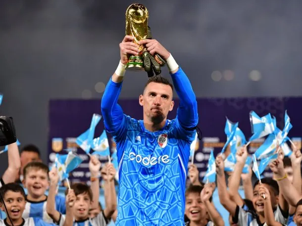 franco-armani-river-copa-del-mundo-1jpg