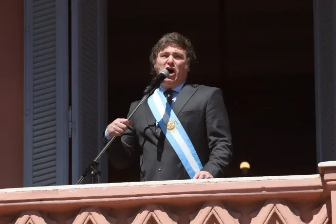 milei-balcon-casa-rosadajpg