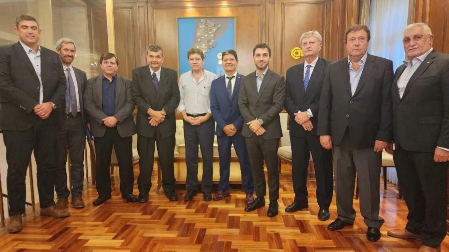 6713756a9df3c93f85fa810edc70eefb_XL