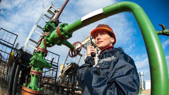 Mujeres-petroleo-696x391