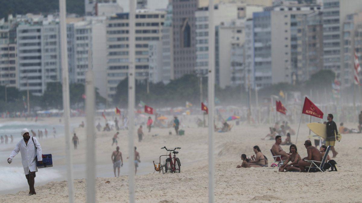 rio-janeiro-reabrio-este-lunes-su-playas-y-parques-momentos-los-que-la-pandemia-del-coronavirus-da-timidas-senales-desaceleracion-brasil-registrar-abril-el-mes-mas-mortifero-el-inicio-la-crisis-sanitaria