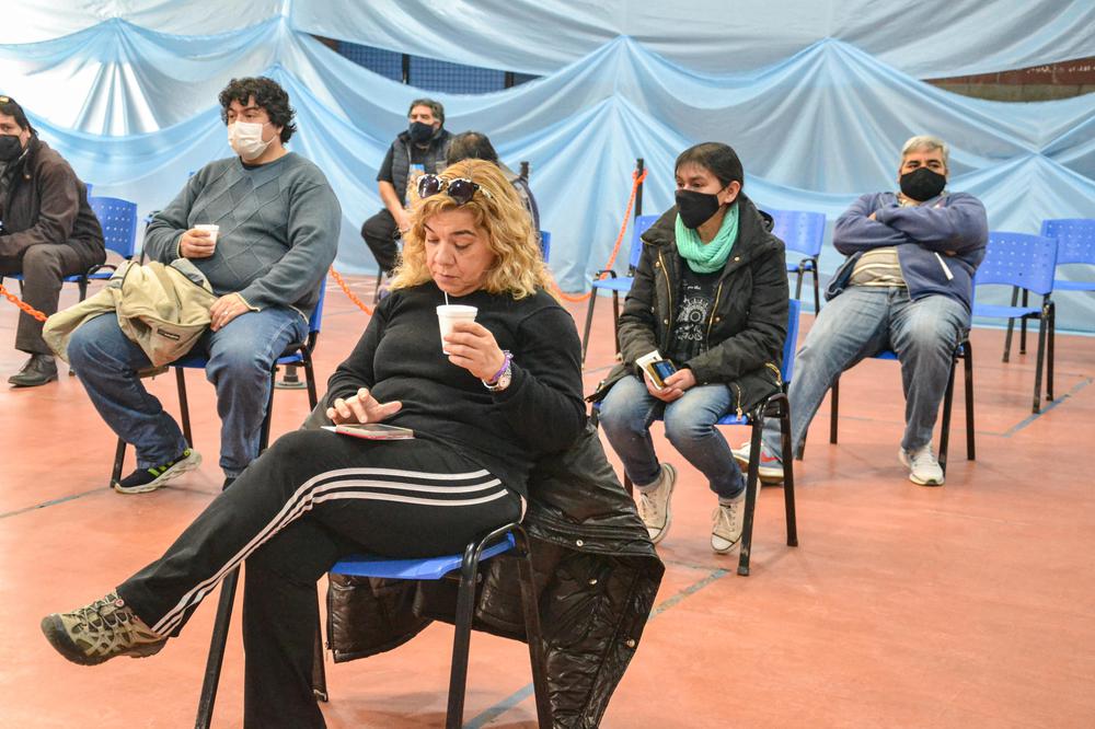 SAL_VACUNATORIO_04_08-39