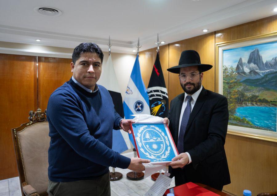 4ac474895fe0f4dccbae35b87a78c8cd_XL