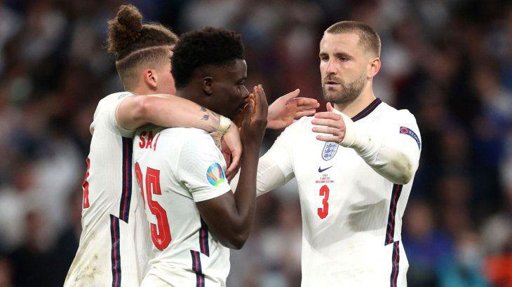 tras-la-derrota-inglaterra-penales-se-difundieron-ofensivas-racistas-redes-sociales-contra-los-jugadores