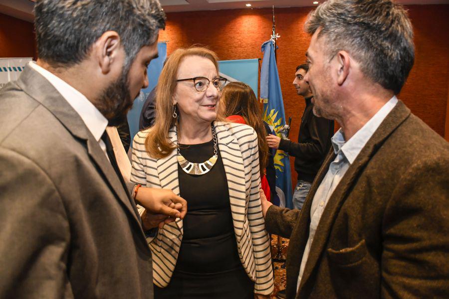 60bffb7467329807ecdfac3ba05af379_XL