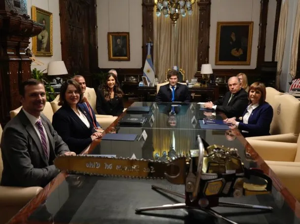 javier-milei-kristi-noem-reunion