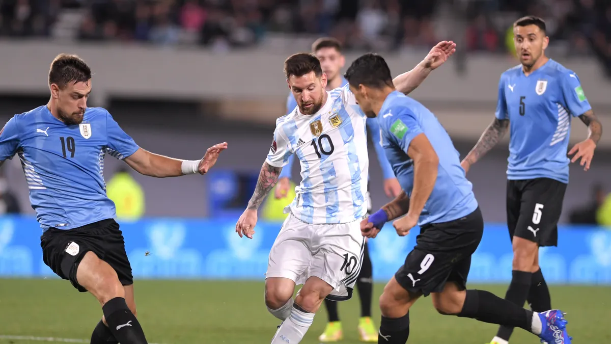 argentina-uruguay-eliminatorias-lionel-messijpg