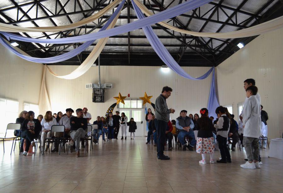 677c15493059d50e7856f92fcd0943ed_XL