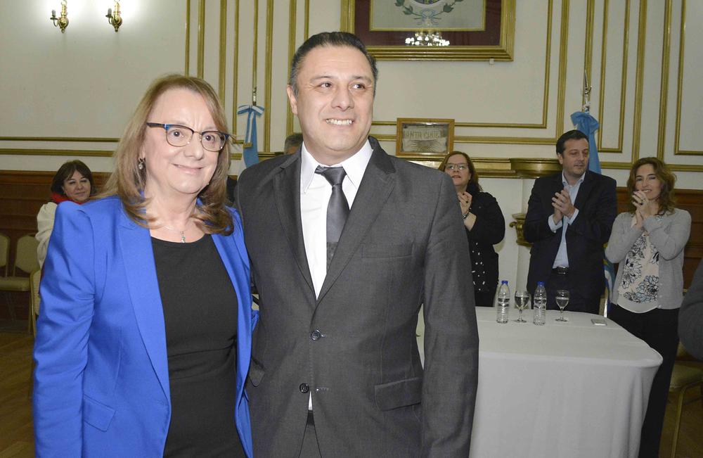 Alicia puso en funciones al Ministro de Trabajo Teodoro Camino (8)