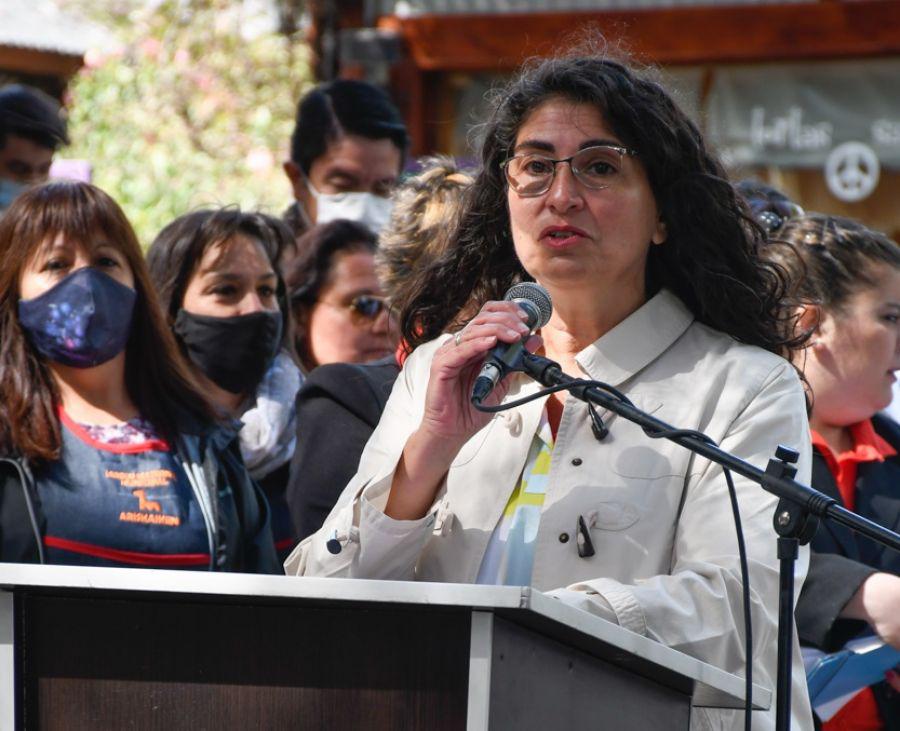 4b7d85324bb0ea5abf755b2ce67d838e_XL