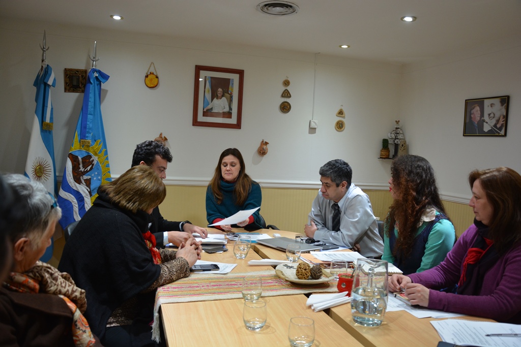 MDS - DESARROLLO SOCIAL CONCRETÓ ENTREGA DE APORTES AL MUNICIPIO DE PUERTO DESEADO (2)