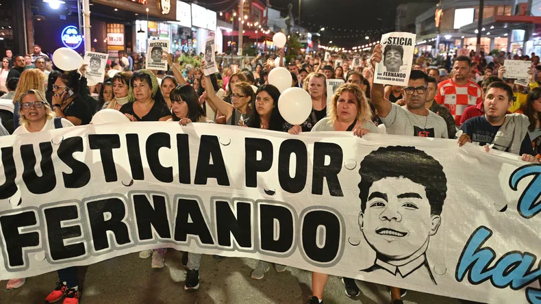 marcha-homenaje-fernando-baez-sosa-villa-gesell