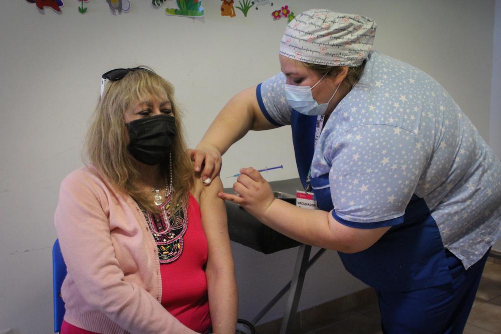 SAL_VACUNATORIO-PELICHE Y CENIN 3_02_11_-4