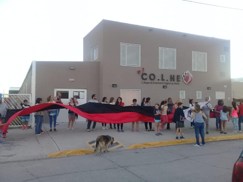 48414440_2197514573793657_7346042776665980928_n