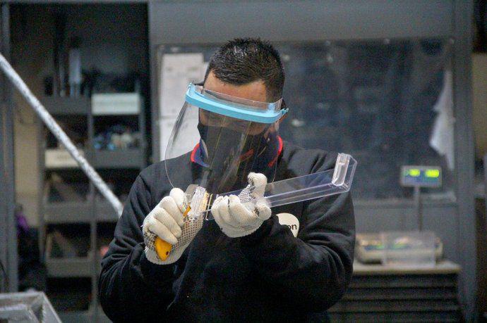 fabrica-neba-industria-capacidad-instalada-trabajador-ganancias-metalurgico-trabajo-salario-asalariado-pyme