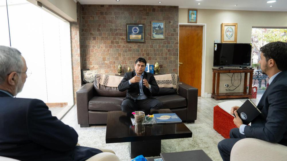 Vidal_con_el_embajador_de_Brasil_1