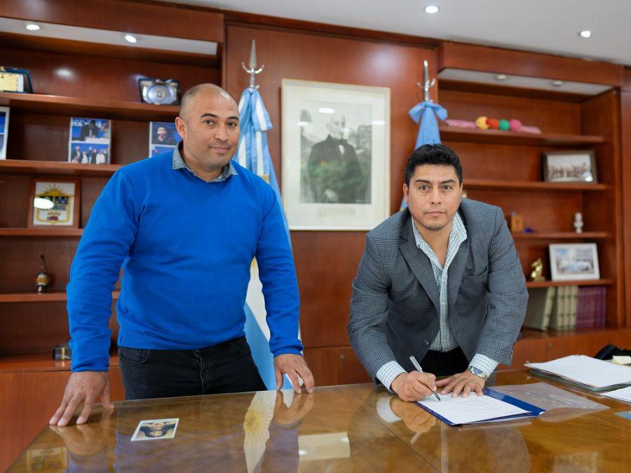 02c6f35551b7f8adf16ccdcec1faaed7_XL