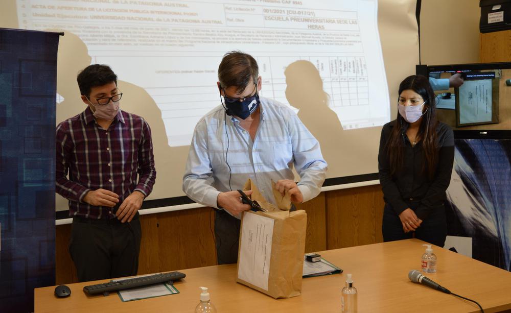 Licitacion-EscuelaLH-Apertura1