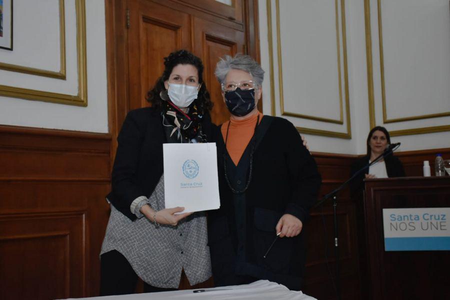 f2534f49939b77a522681fde85c2cd4e_XL