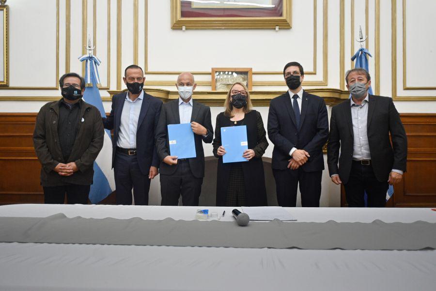 ffef576d1db260d2fb745d448ae1a390_XL