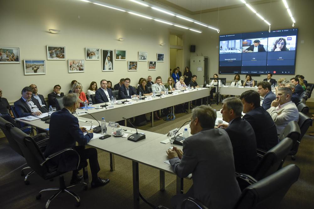 Foto_2_Busquet_enasamblea_del_Consejo_Federal_de_Educacin