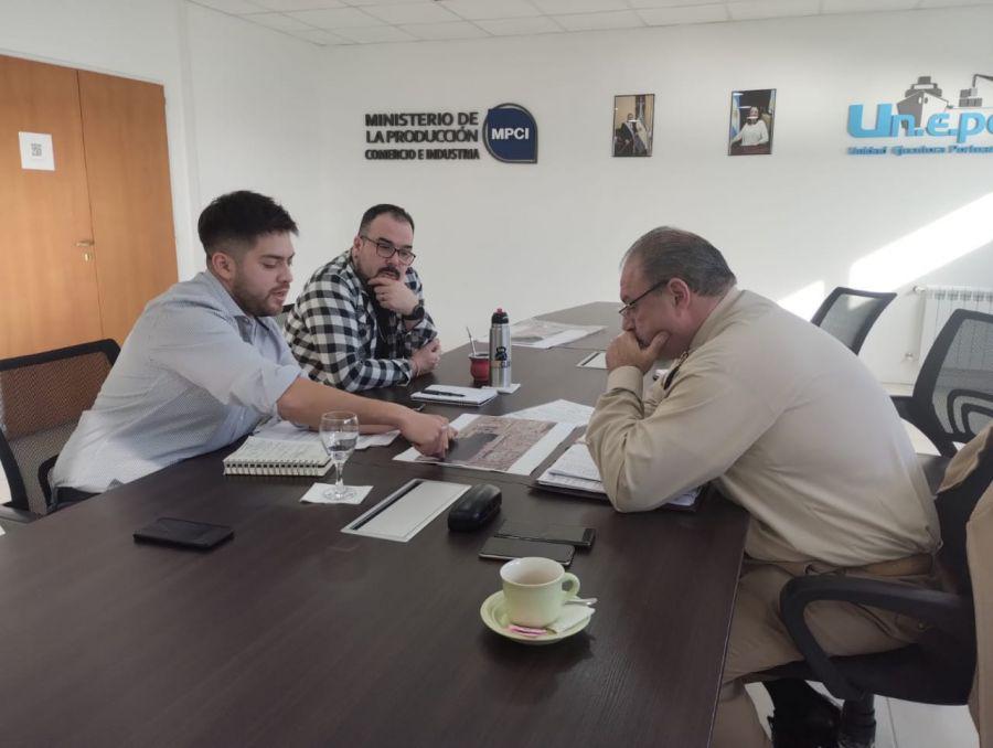 992eae3082d37daa7403449f2599cb5b_XL