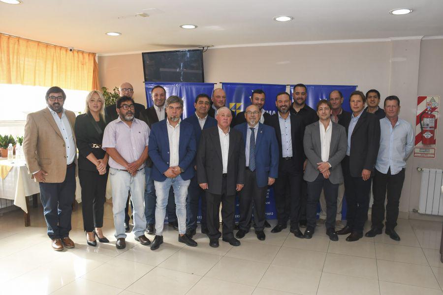 88a5f002504f5d804d679c48aefba9b3_XL