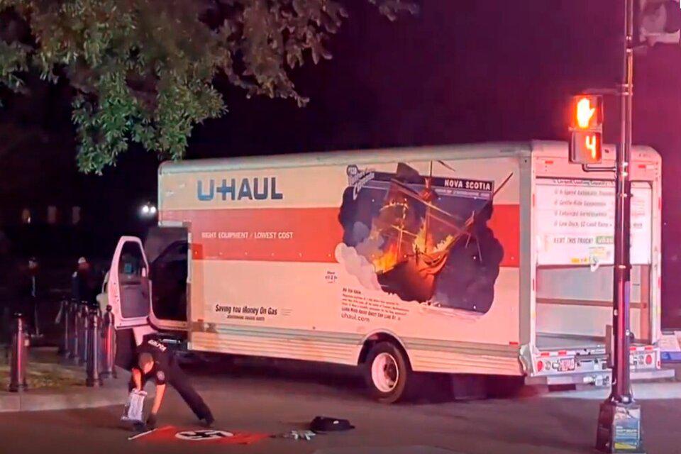 729023-1313b756-4a62-4ed8-ad75-4b8a7493294b-0