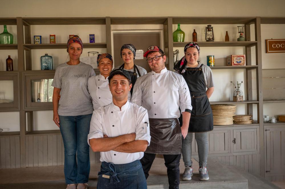 Equipo Cocina- la Posta de los toldos - Noviembre 2022 - Horacio Barbieri _