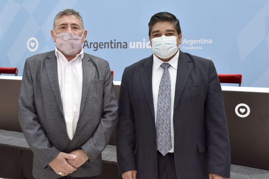 288570d0f3d5eac9e36fa1ddbd4d0be5_XL