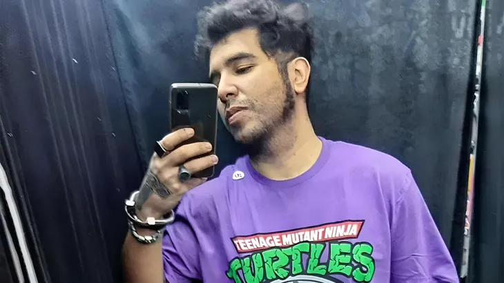 fernando-sabag-celular-2022png