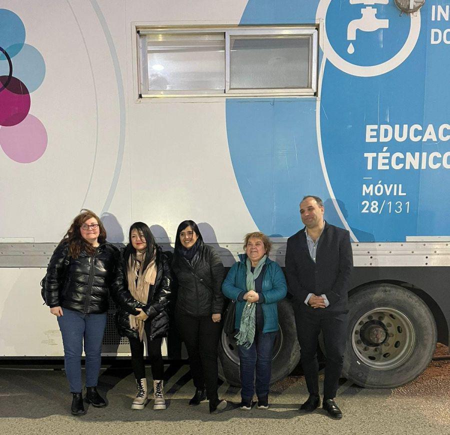 74ca015e933ab22b7c9828349c3d6ef9_XL