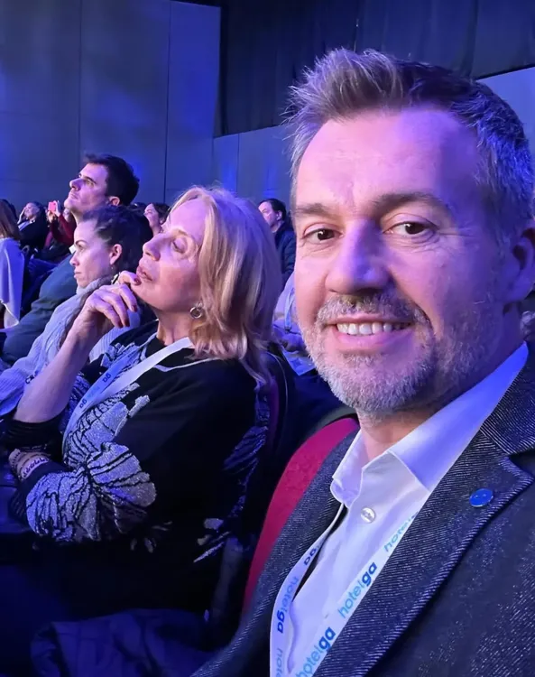 94d1e977-18ca-4bf5-b57f-58dcde091475