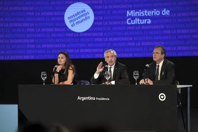 alberto-fernandez-nosotras-movemos-el-mundojpg