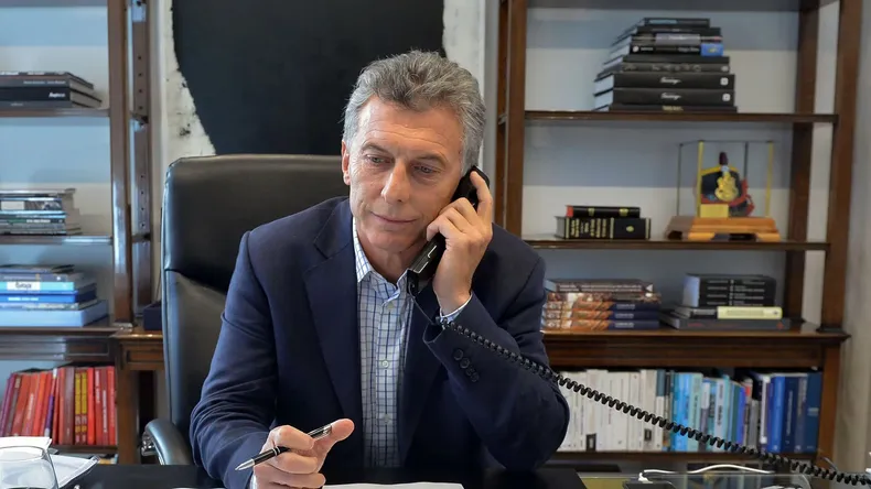 mauricio-macri-telefono