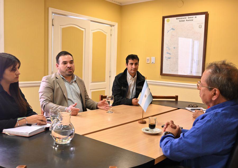 169307570587bd729880444ed69767d3_XL