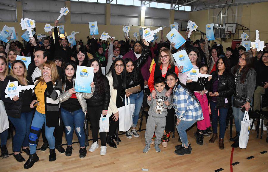 53fb6e36c98f3d22425bb85bb31c2753_XL