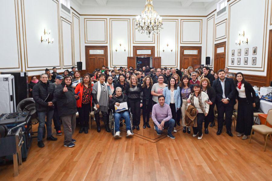 8d02309134b80680751ede598d5157f9_XL