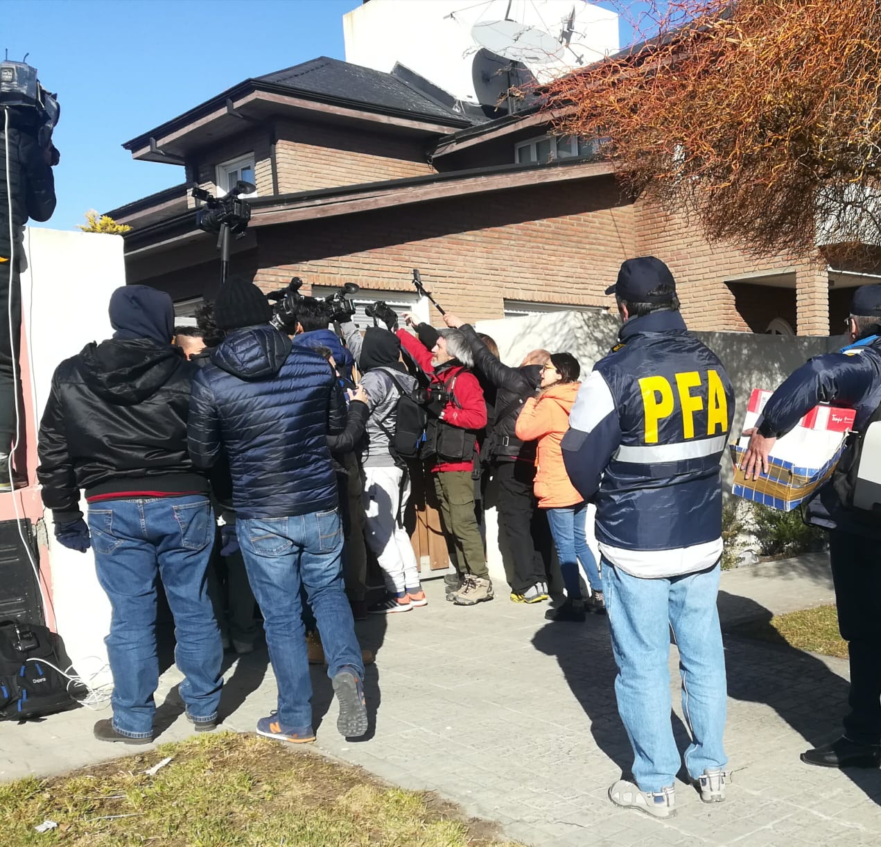 ff6cf47d-e0f2-4f86-9964-b00868a44c6f