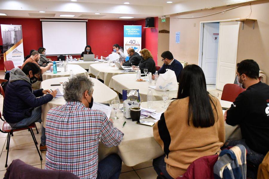 a70e469eea33656c97d3c0fcf116f14a_XL