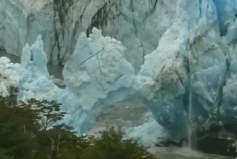 Ruptura Del Gigante Blanco Se Cayo El Puente De Hielo Del Glaciar Perito Moreno