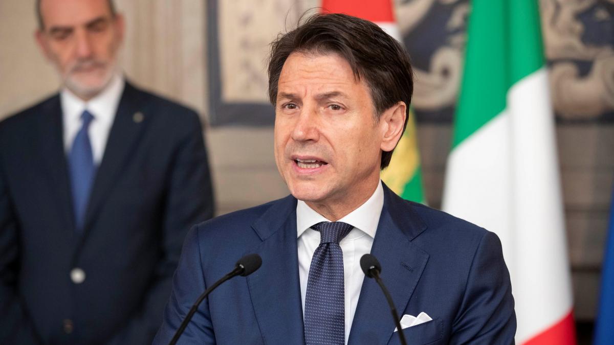el-primer-ministro-giuseppe-conte-comparece-tras-reunirse-con-el-presidente-de-italia