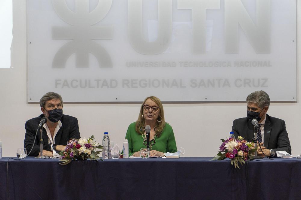 08CFF0A2-47D8-43AF-B089-A784993E3696